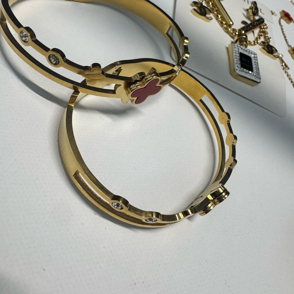 Gold and Red Women's Bracelet Set